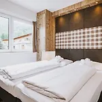 Avenida Mountain Aparthotel 4*