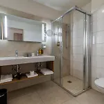 Avenida Mountain Aparthotel