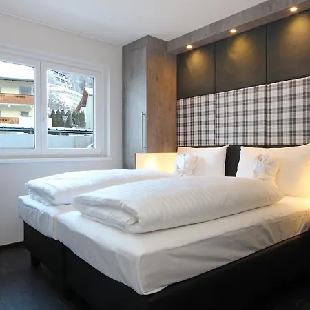 Avenida Mountain 公寓式酒店 4*