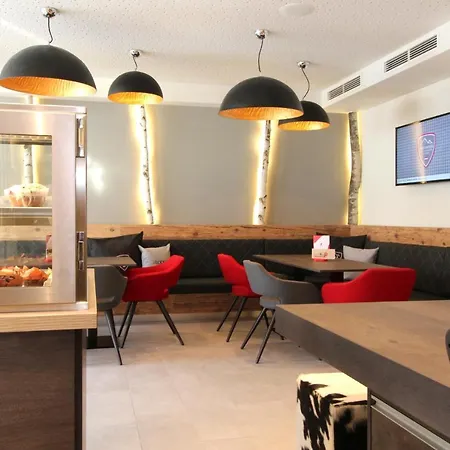 Avenida Mountain Apartmanhotel 4*