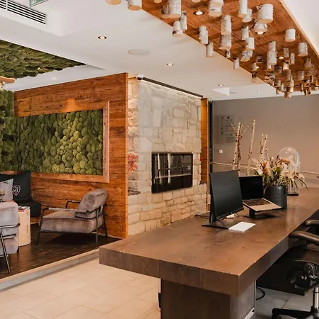 Avenida Mountain 公寓式酒店