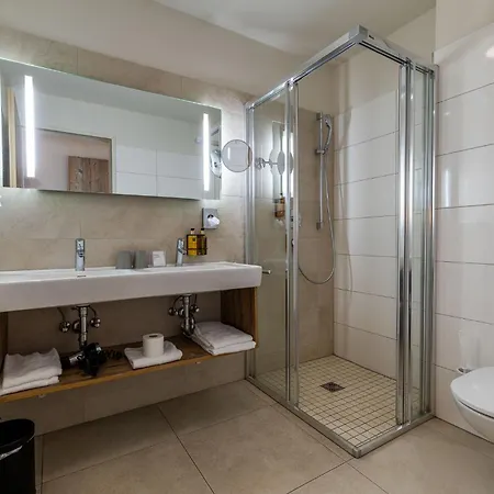 Avenida Mountain Aparthotel