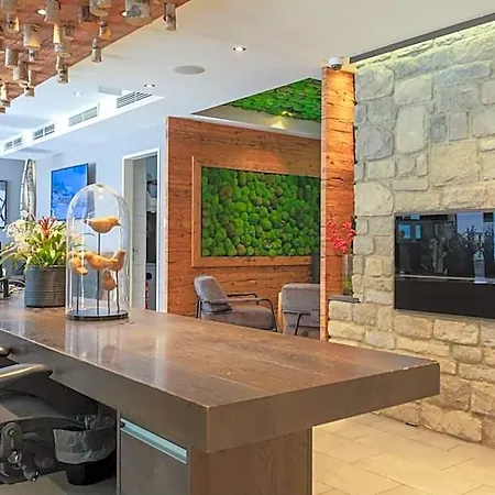 Aparthotel Avenida Mountain 4*