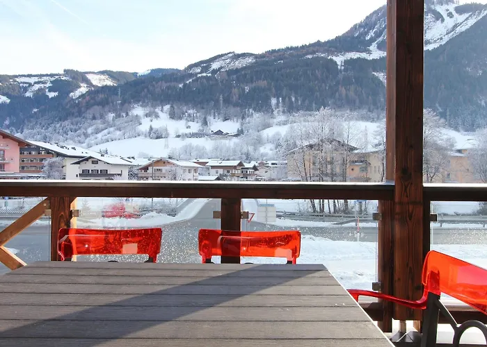 Ξενοδοχείο με διαμερίσματα Avenida Mountain 4*