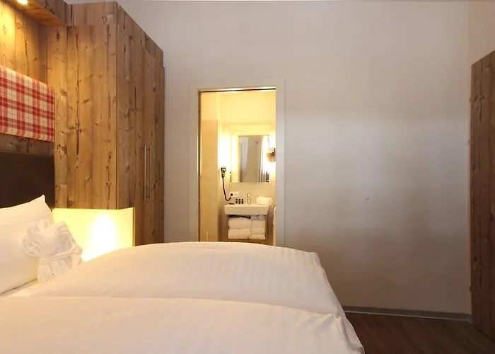 Ξενοδοχείο με διαμερίσματα Avenida Mountain 4*